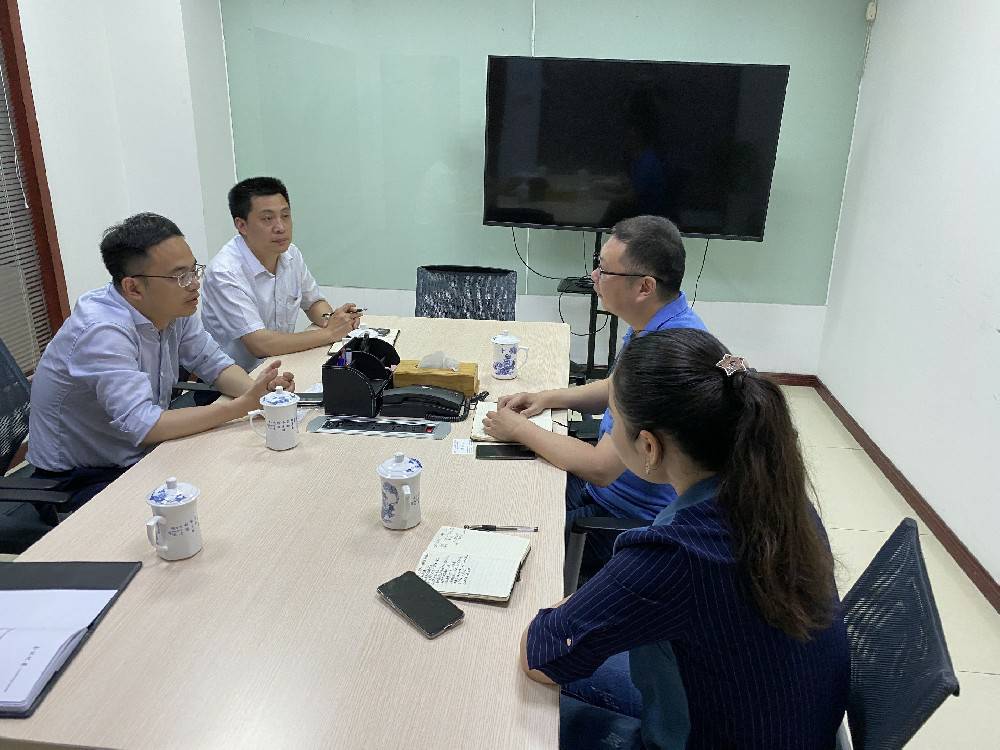 无锡市工信局领导来兰州文昊知识产权咨询有限公司科技开展“三联三解”活动